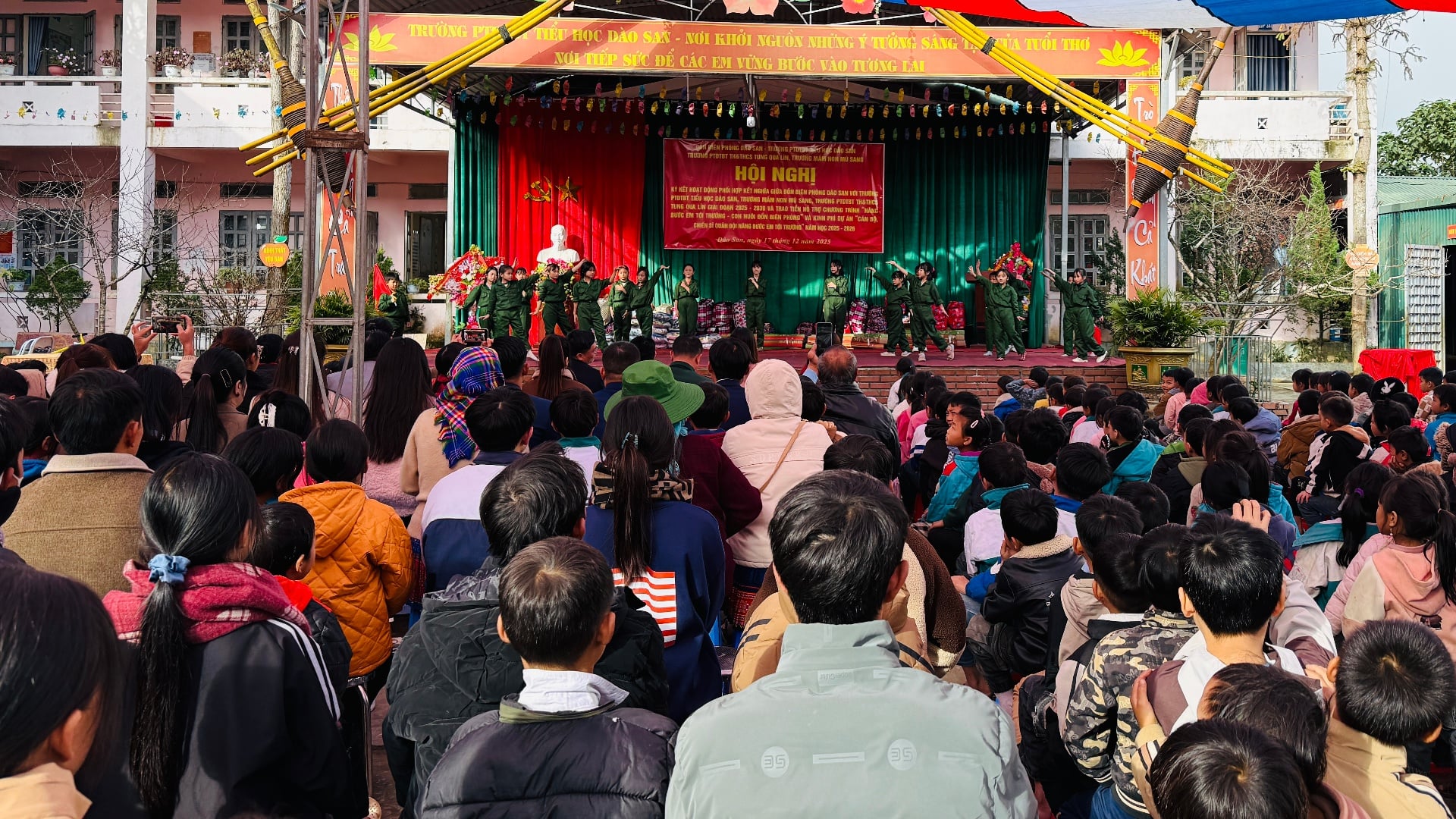 ទិដ្ឋភាពទូទៅនៃសន្និសីទ