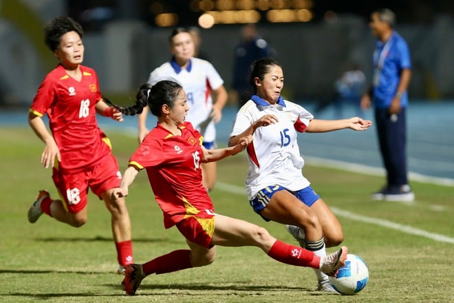 Regional newspaper: 'If the goal had been allowed by the referee, the Vietnamese women's team wouldn't have suffered such a bitter defeat' - Photo 4. Báo khu vực: 'Nếu bàn thắng được trọng tài công nhận, đội tuyển nữ Việt Nam không thất bại cay đắng’- Ảnh 4.