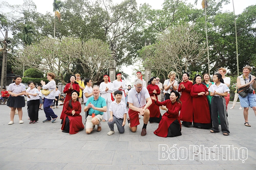 មេរៀនទី 3: ការច្រៀងចម្រៀង Xoan រីករាលដាលយ៉ាងទូលំទូលាយ...