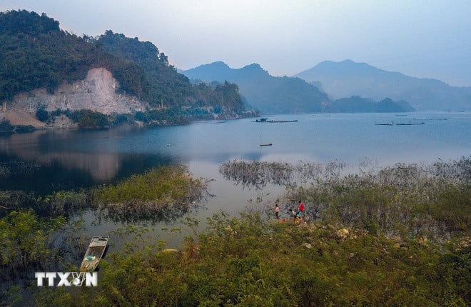 ttxvn-ho-hoa-binh-6.jpg