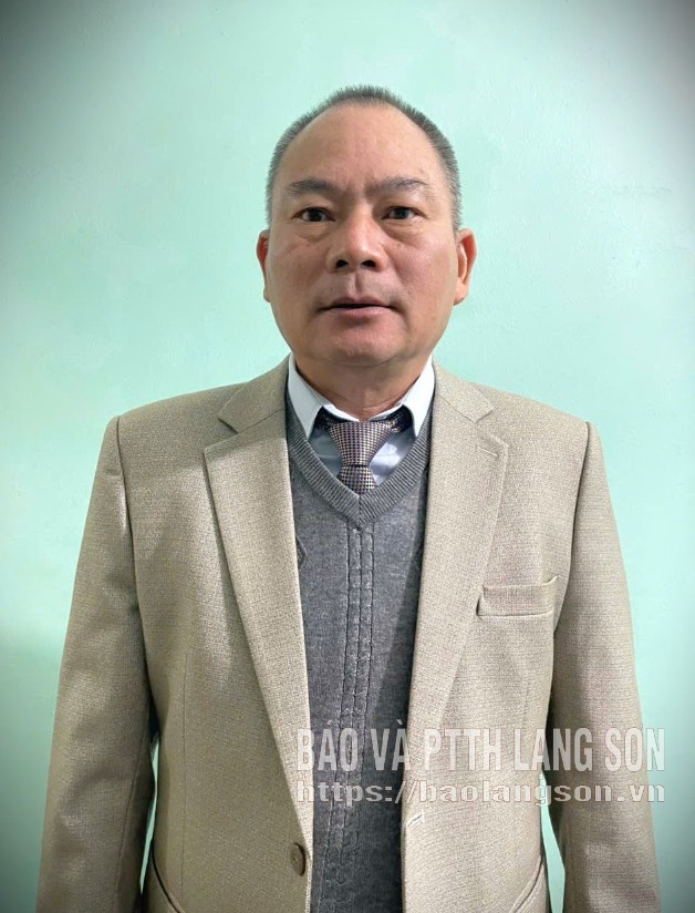 លោក Hoang The Canh ឃុំ Dinh Lap