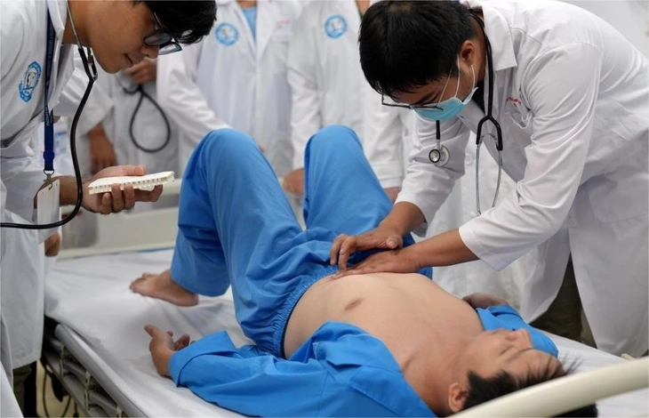 đào tạo bác sĩ - Ảnh 2.