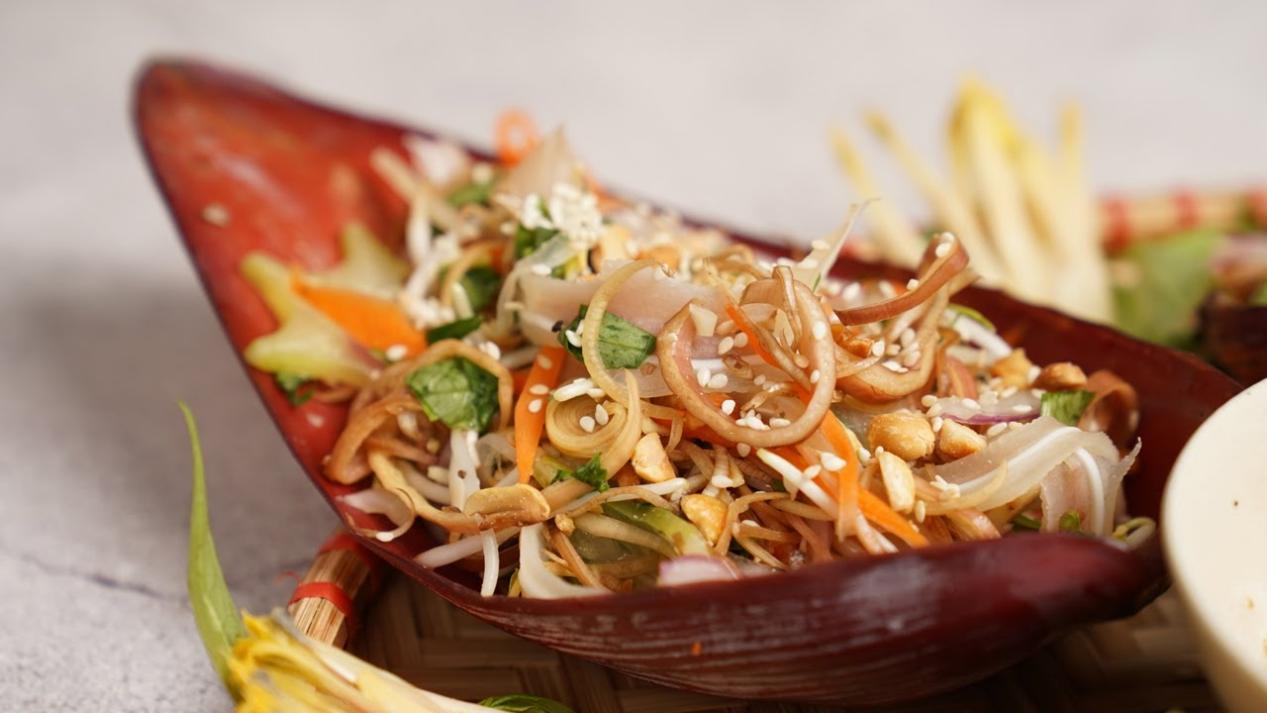 តើផ្កាចេកមានប្រយោជន៍អ្វីខ្លះ? - រូបថតទី 3។ salad