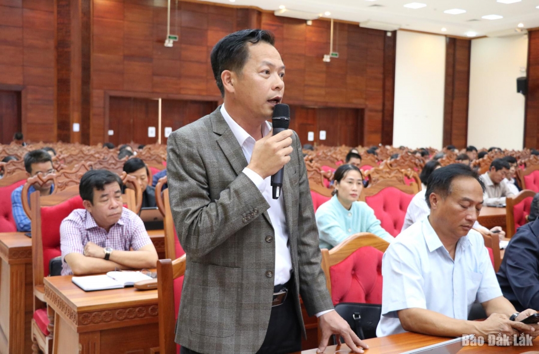 លោក អ៊ី ហួន អាដ្រុង លេខាធិការបក្ស និងជាប្រធានក្រុមប្រឹក្សាប្រជាជនឃុំយ៉ាងម៉ៅ បានថ្លែងសុន្ទរកថានៅក្នុងសន្និសីទ។