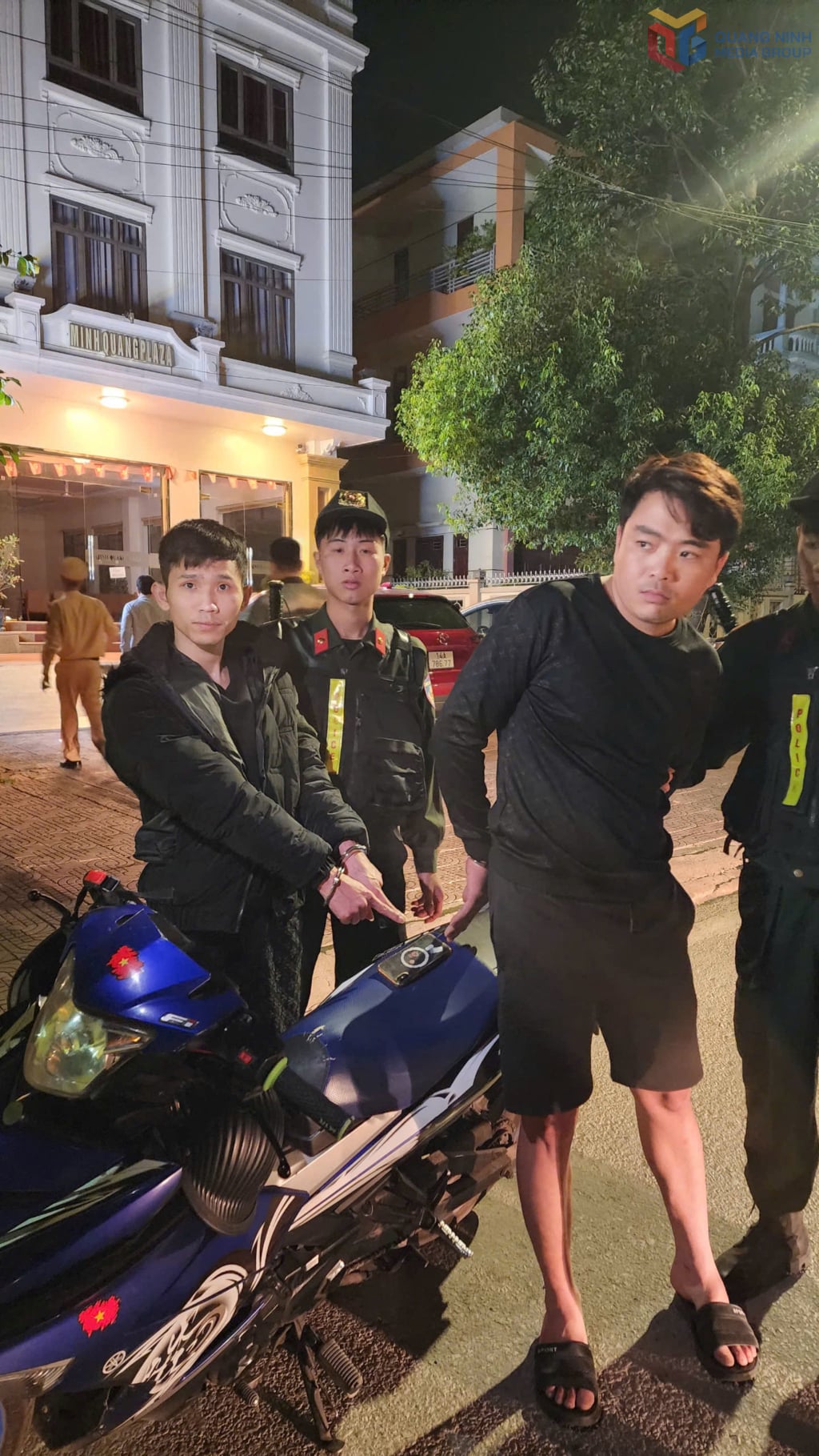 Dva podezřelí, Hung a Viet, byli spolu se zabavenými důkazy zadrženi pracovní skupinou QN-14.