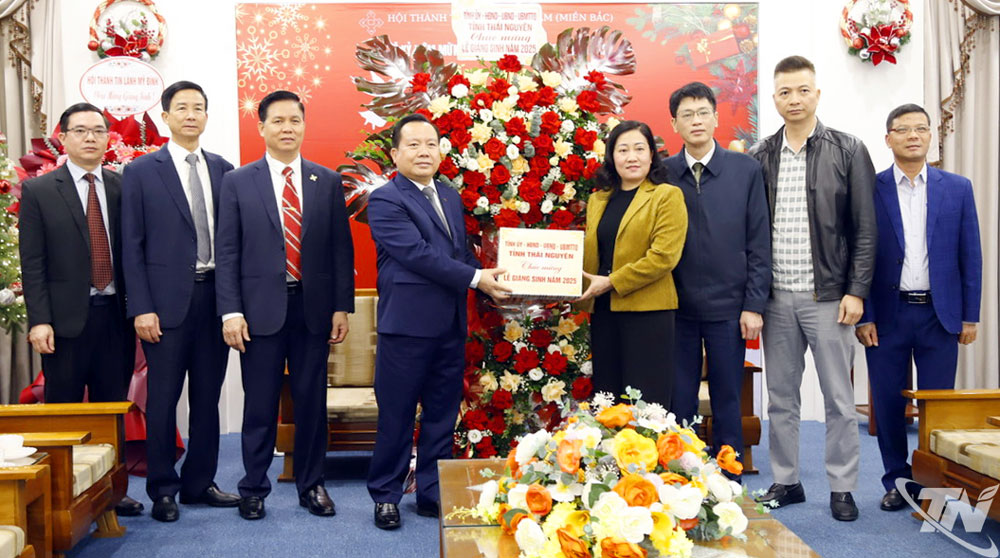 Đoàn công tác của tỉnh Thái Nguyên đến thăm, chúc mừng Tổng hội thánh Tin lành Việt Nam (miền Bắc).