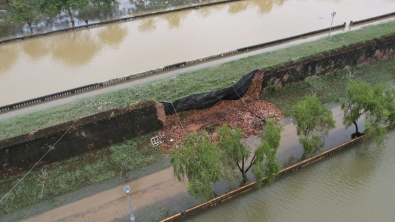 ផ្នែកមួយនៃកំពែងរាជវាំងហ្វេបានដួលរលំនៅថ្ងៃទី 2 ខែវិច្ឆិកា ឆ្នាំ 2025។