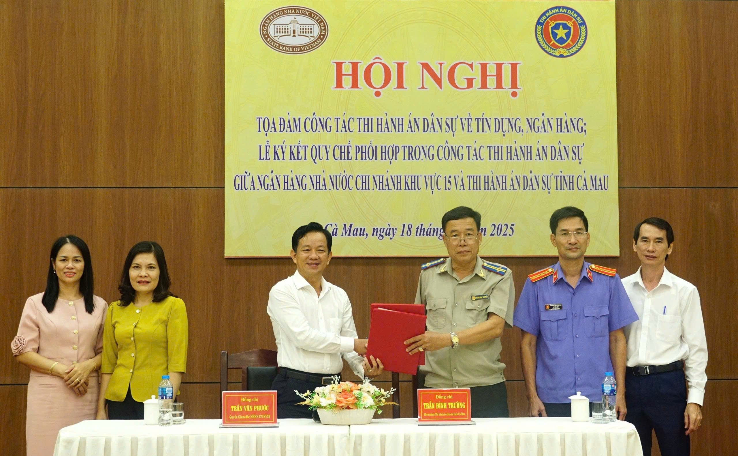 Ngân hàng và Thi hành án dân sự Cà Mau ký kết Quy chế phối hợp