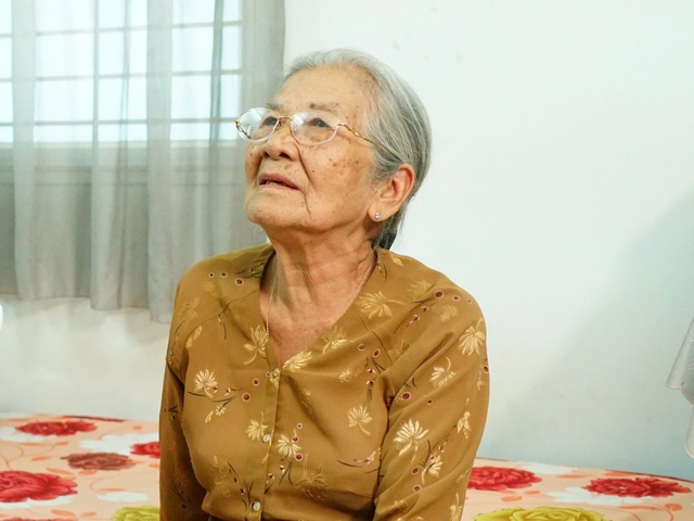 Zdravotní stav zasloužilého umělce Phi Điểua po přijetí na pohotovost - Foto 2. Tình hình sức khỏe NSƯT Phi Điểu sau khi nhập viện cấp cứu- Ảnh 2.