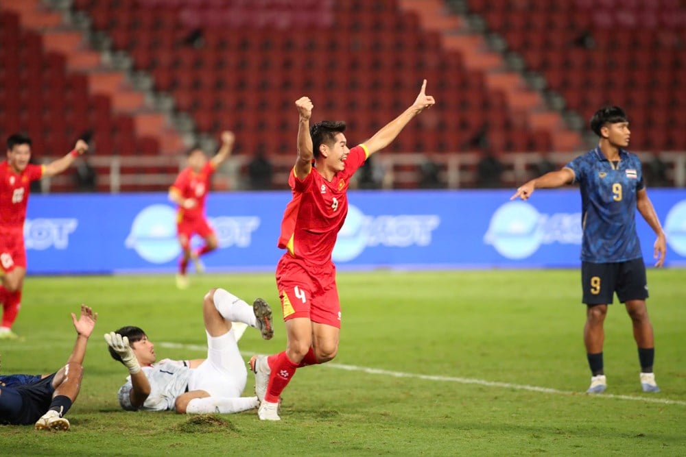 Un momento triunfal en el Estadio Rajamangala - foto 2