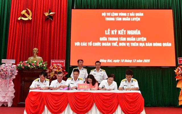 Thắt chặt tình quân dân trong hoạt động kết nghĩa của Vùng 2 Hải quân- Ảnh 2.