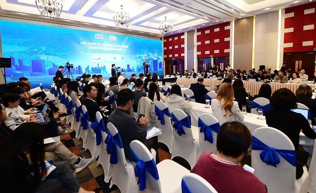 Các chuyên gia cho rằng cần mở ra không gian phát triển bền vững cho cộng đồng doanh nghiệp năng lượng. Ảnh: Trung Dũng.