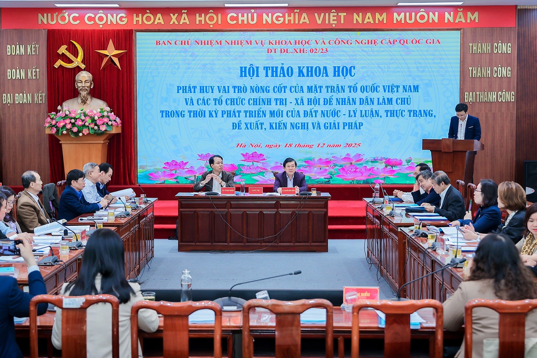 សន្និសីទវិទ្យាសាស្ត្រ Phát huy vai trò nòng cốt của Mặt trận để nhân dân làm chủ trong thời kỳ phát triển mới
