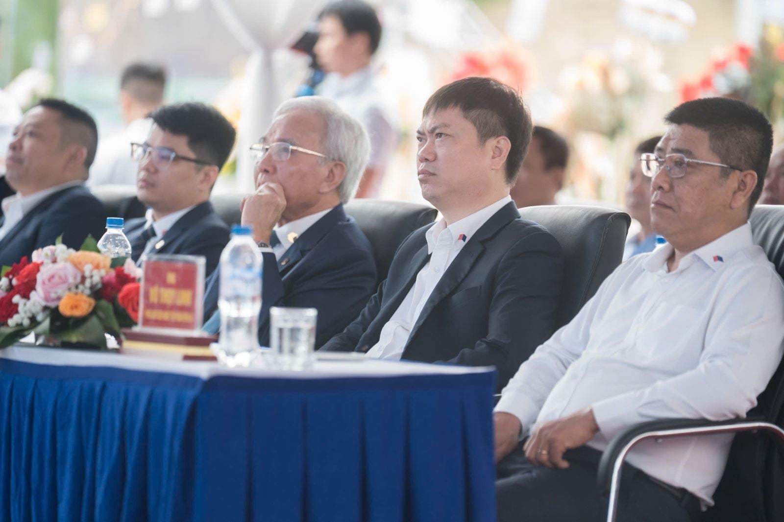 ចំណងជើងរូបថត