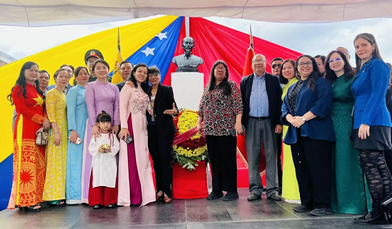 ប្រទេសវេណេស៊ុយអេឡាតែងតែឱ្យតម្លៃ និងឱ្យតម្លៃចំពោះទំនាក់ទំនងជាមួយវៀតណាម។ Venezuela luôn coi trọng, trân quý mối quan hệ với Việt Nam