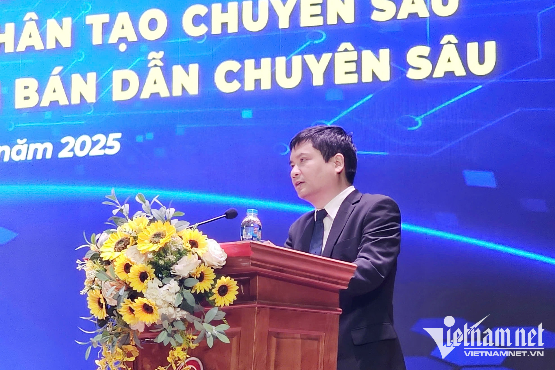 មជ្ឈមណ្ឌល W សម្រាប់បង្កើតក្រោយ PTIT 2.jpg