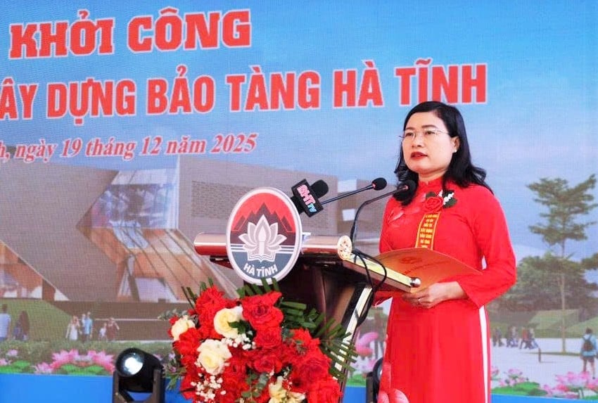 Bà Nguyễn Thị Nguyệt, Phó Chủ tịch UBND tỉnh Hà Tĩnh phát biểu tại Lễ khởi công. Ảnh: Hưng Phúc.