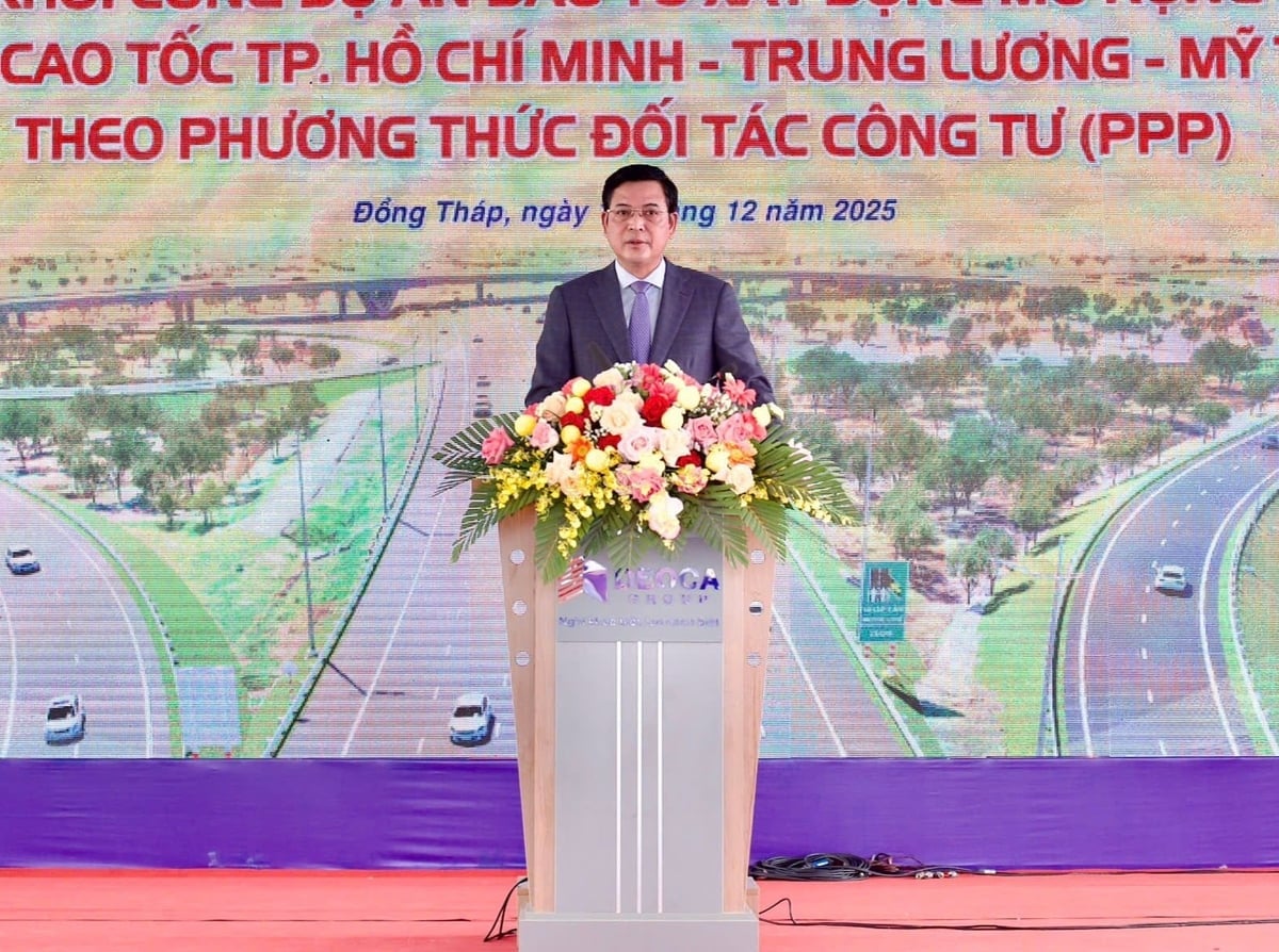 Thứ trưởng Bùi Xuân Dũng phát biểu chỉ đạo tại buổi lễ. Ảnh: Minh Đảm.