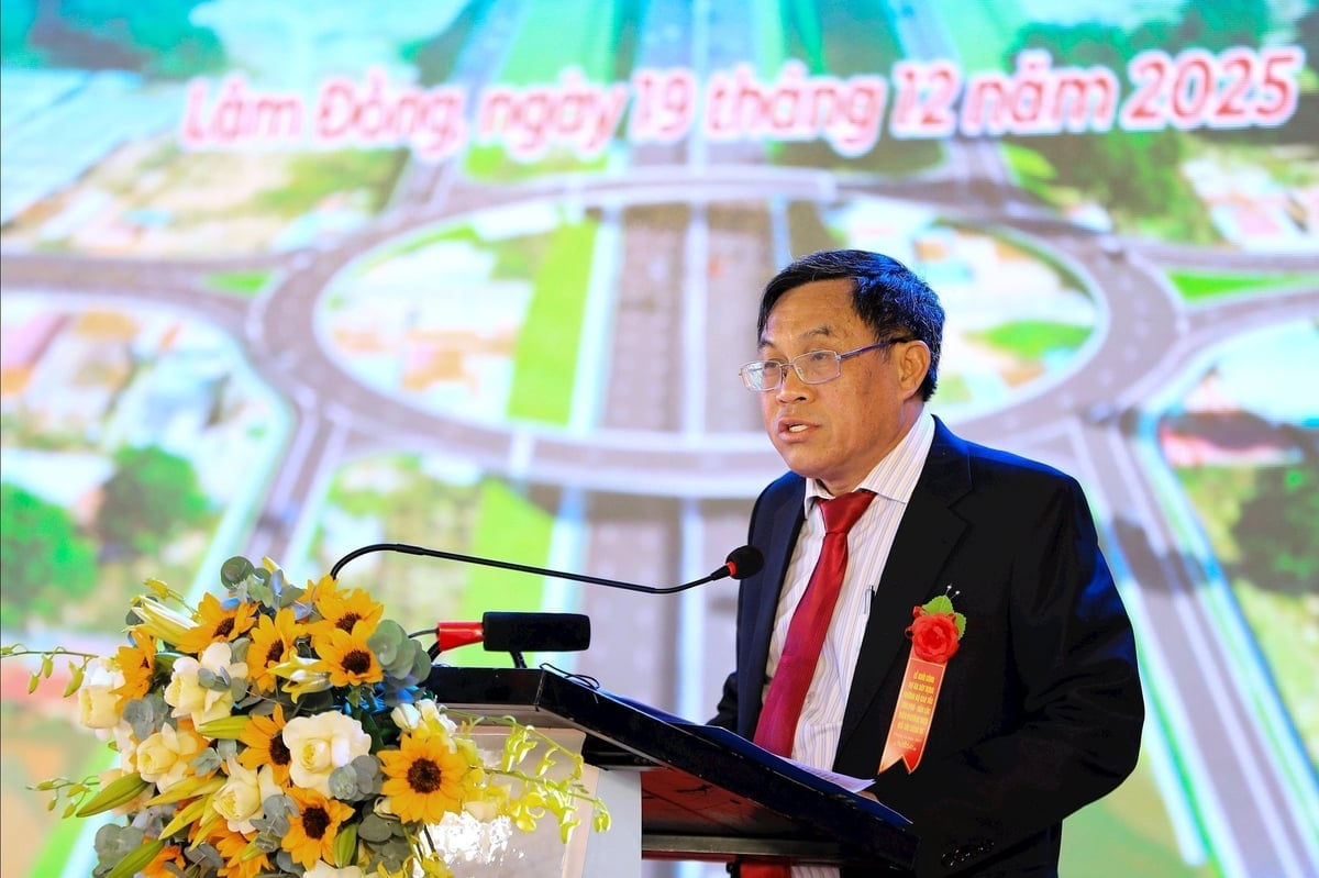 Phó Chủ tịch UBND tỉnh Lâm Đồng Võ Ngọc Hiệp cho biết, dự án là công trình hạ tầng có ý nghĩa chiến lược, góp phần hoàn thiện mạng lưới giao thông cao tốc kết nối Lâm Đồng với các trung tâm kinh tế lớn. Ảnh: PH.