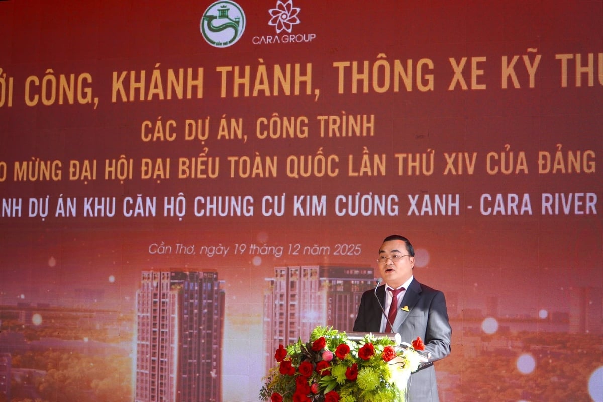 Ông Dương Quốc Thủy - Chủ tịch Hội đồng quản trị kiêm Tổng Giám đốc Cara Group tuyên bố khánh thành công trình nhà ở Cara River Park. Ảnh: Kim Anh.