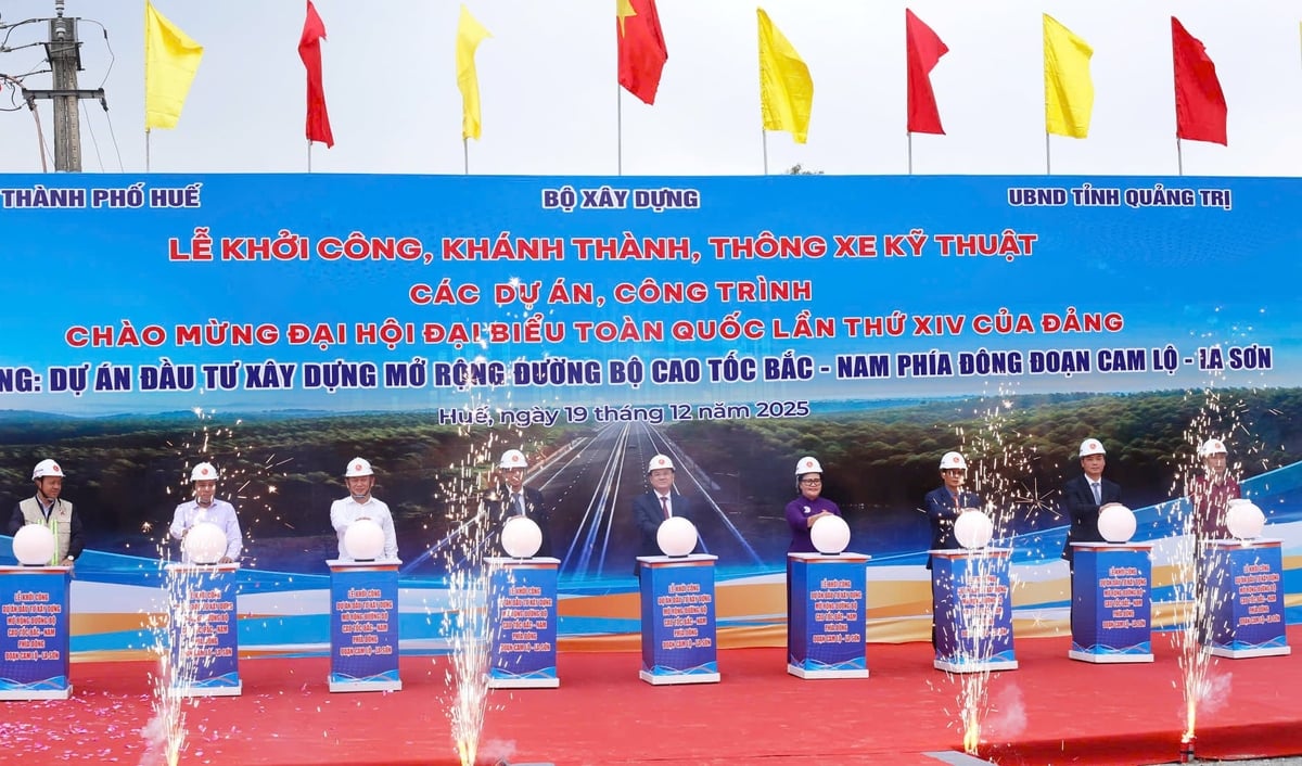 Khởi công Dự án mở rộng cao tốc Bắc - Nam phía Đông, đoạn Cam Lộ - La Sơn nối tỉnh Quảng Trị và TP Huế. Ảnh: Sỹ Nhất.