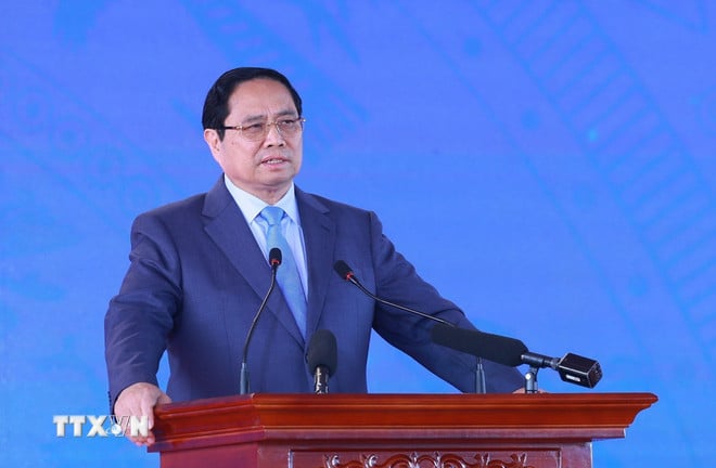 Thủ tướng Phạm Minh Chính phát lệnh khởi công, khánh thành, thông xe kỹ thuật các công trình, dự án. Ảnh: Dương Giang/TTXVN.