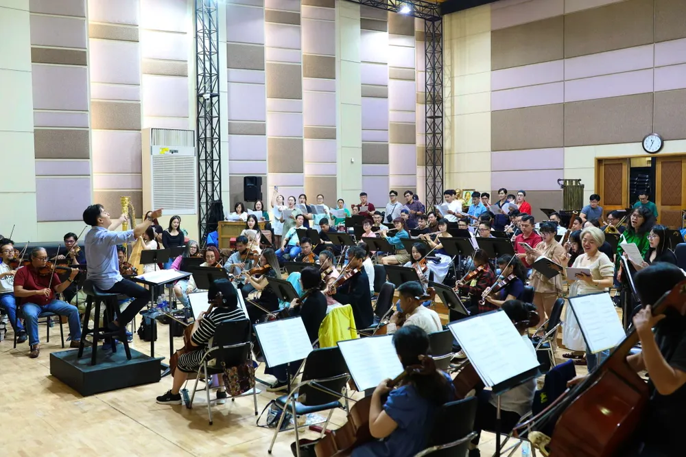 Artists from the Ho Chi Minh City Symphony Orchestra and Opera House rehearse for the 2025 Christmas Concert program. Photo: HBSO