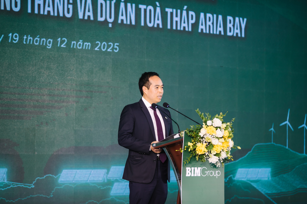 ថ្នាក់ដឹកនាំ BIM Group ថ្លែងនៅក្នុងពិធីបើកការដ្ឋានសាងសង់។