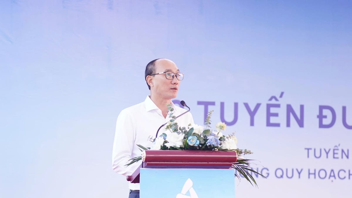 Ông Phạm Hải Bình - Phó Bí thư Đảng ủy, Chủ tịch UBND phường Vĩnh Hưng phát biểu tại Lễ khởi công. Ảnh: TAĐT. 