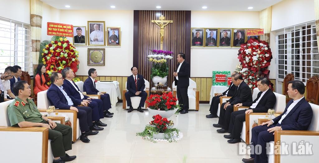 លោកប៊ីស្សពយ៉ូហានបាទីស្ទ ង្វៀនហ៊ុយបាក ប៊ីស្សពនៃភូមិភាគបានមេធឿត បានសម្តែងការដឹងគុណចំពោះការយកចិត្តទុកដាក់របស់បក្ស រដ្ឋ រដ្ឋាភិបាល និងខេត្តដាក់ឡាក់ចំពោះសកម្មភាពរបស់ភូមិភាគបានមេធឿត។