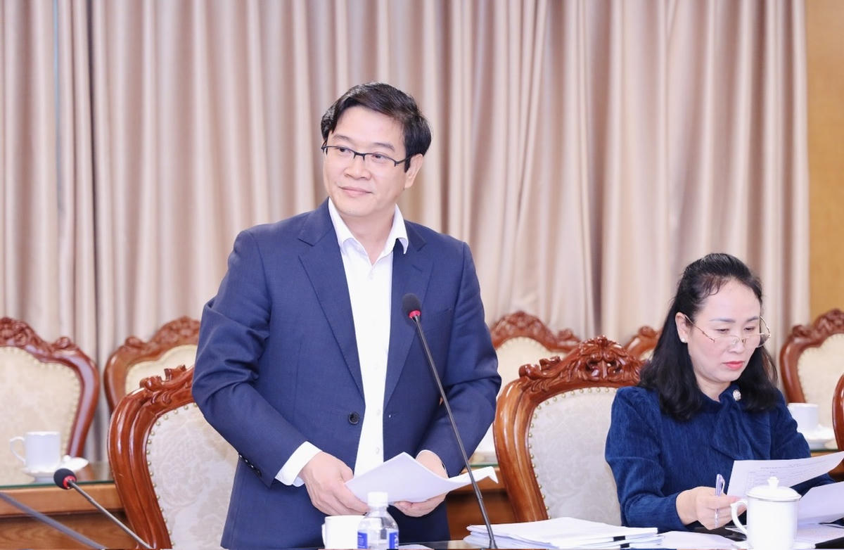 Directeur du Département de l'Éducation Générale, Thai Van Tai.