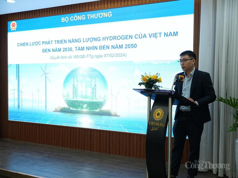លោក ង្វៀន ង៉ុកហ៊ីវ អ្នកឯកទេសមកពីនាយកដ្ឋានប្រេង ឧស្ម័ន និងធ្យូងថ្ម បានធ្វើបទបង្ហាញស្តីពី