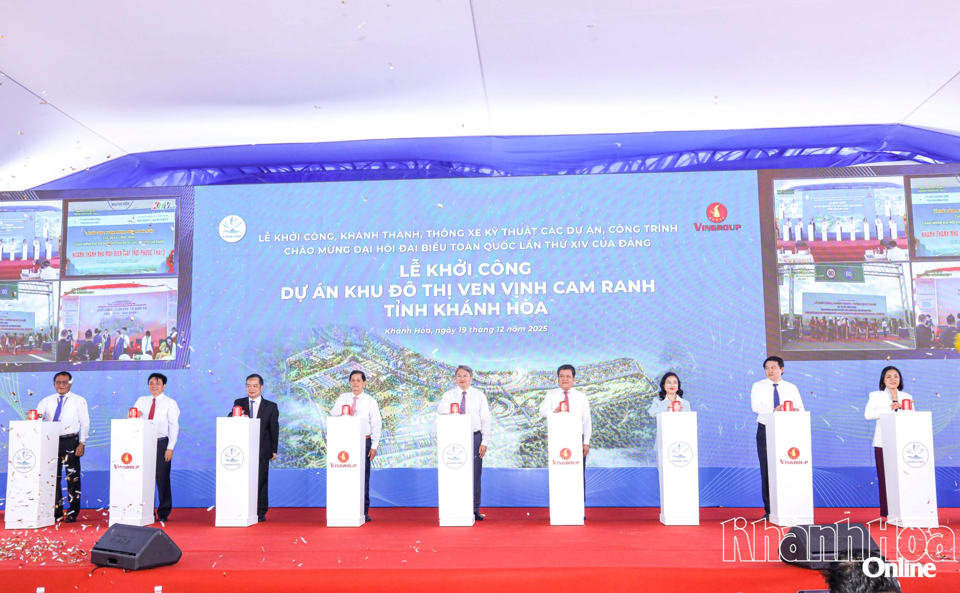 Para perwakilan telah melaksanakan upacara menekan butang untuk melancarkan secara rasmi Projek Kawasan Bandar Pesisir Teluk Cam Ranh.