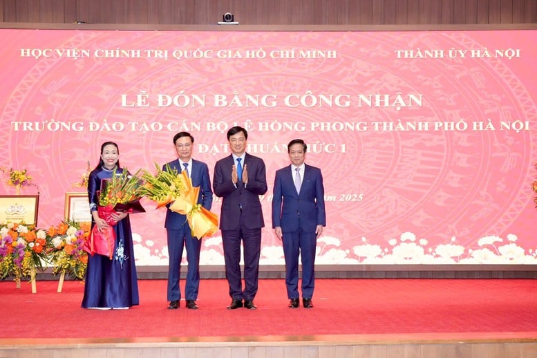 Výcviková škola Le Hong Phong Cadre v Hanoji splňuje standardy úrovně 1 - Foto 2. Trường Đào tạo cán bộ Lê Hồng Phong, Hà Nội đạt chuẩn Mức 1- Ảnh 2.