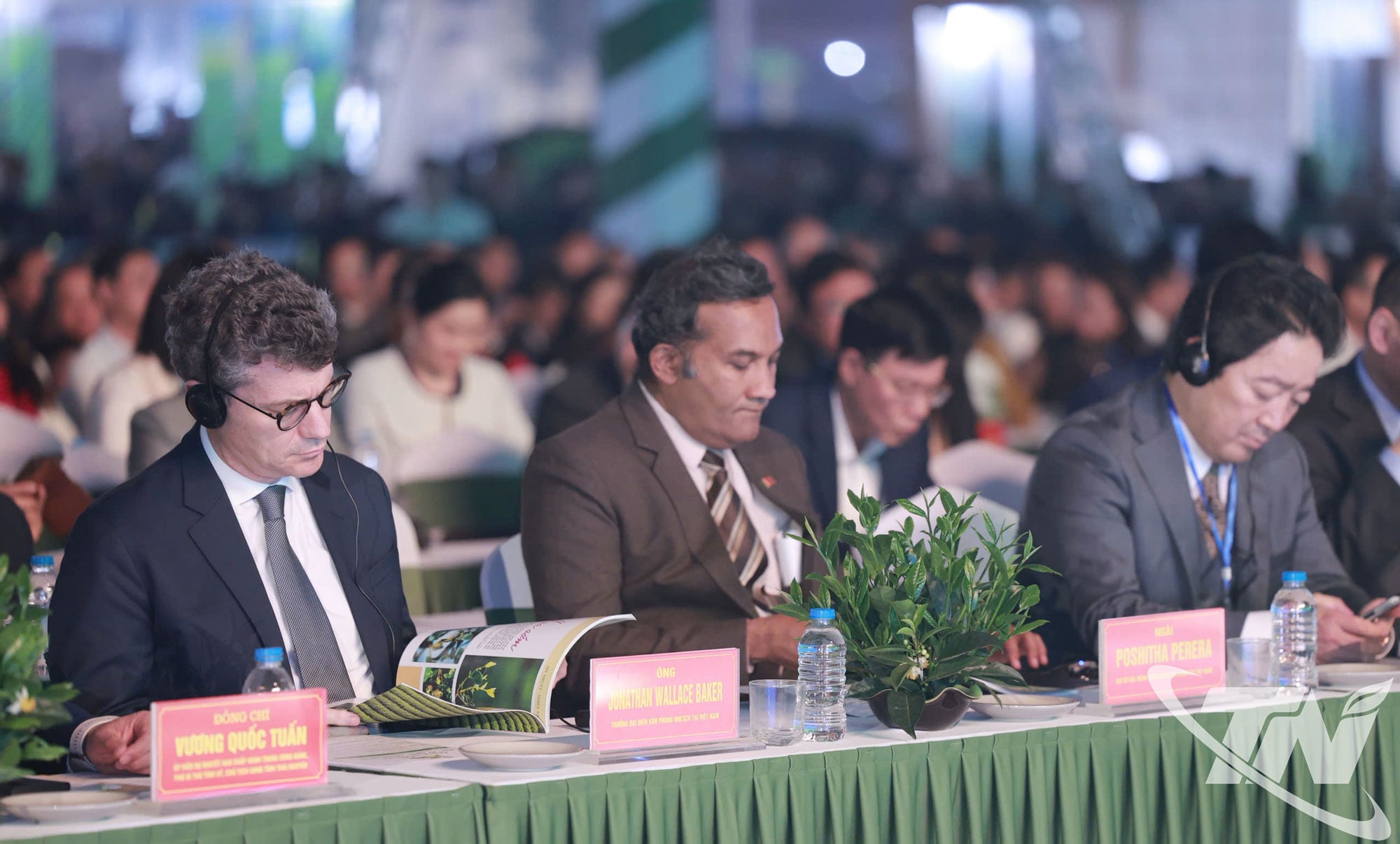 ប្រតិភូអន្តរជាតិចូលរួមពិធីបើកសម្ពោធ។