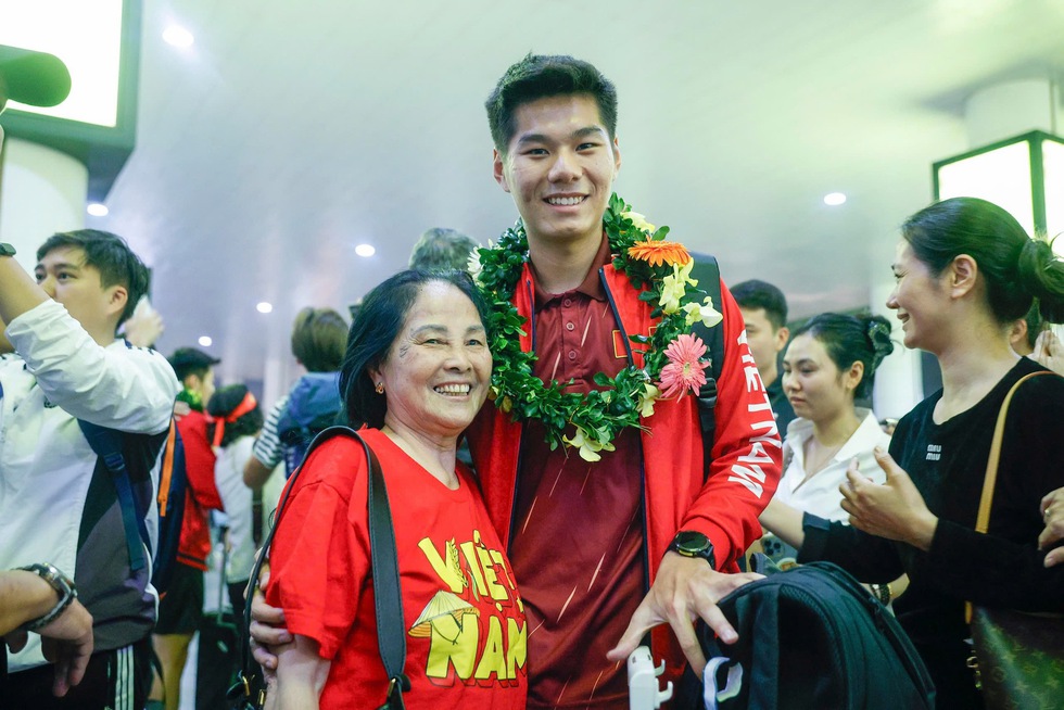 Bentornati, fieri eroi - Foto 5. Chào đón những người hùng kiêu hãnh trở về- Ảnh 5.