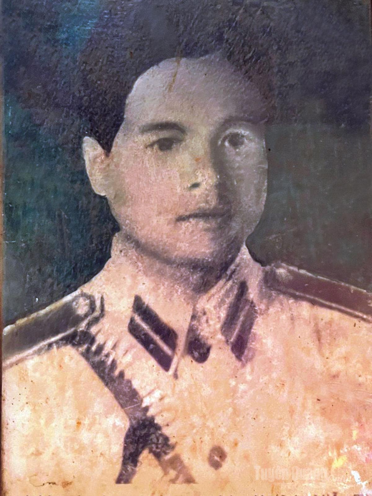 វីរបុរសនៃកងកម្លាំងប្រដាប់អាវុធប្រជាជន ឡុក វៀន តៃ។