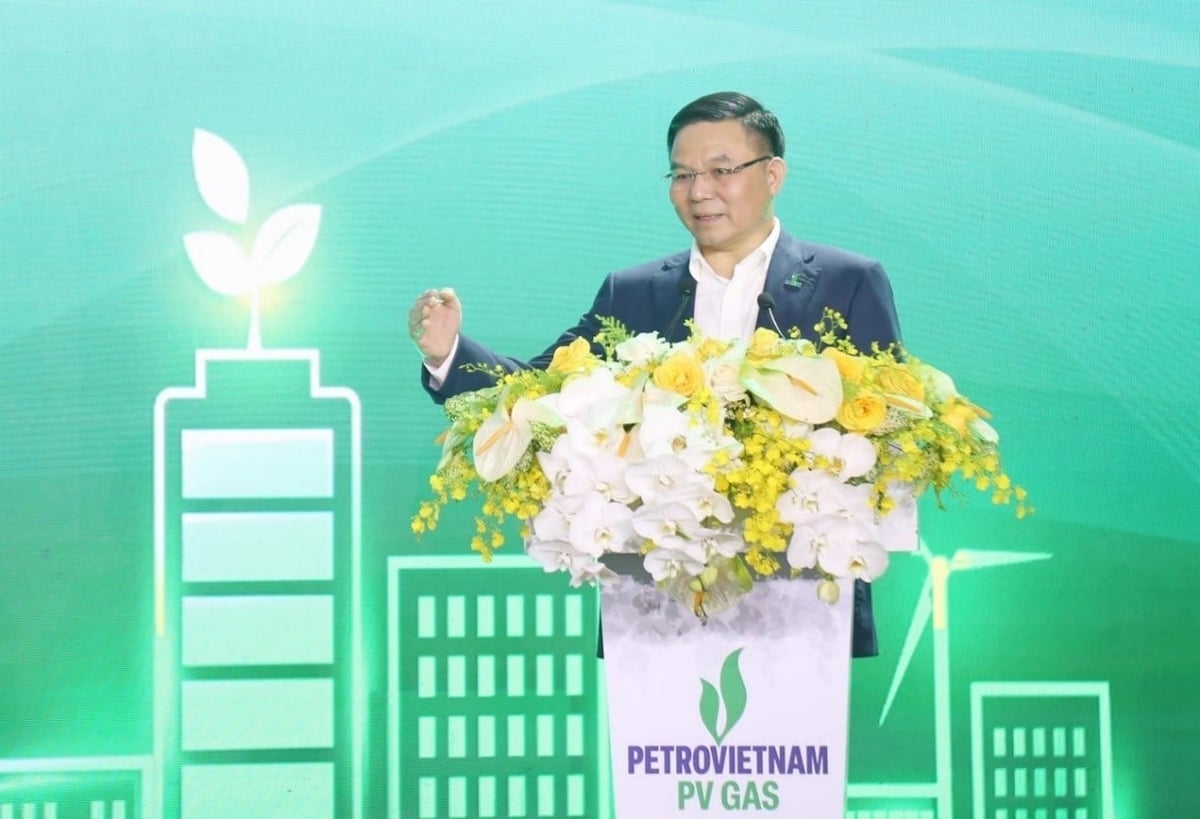 Ông Lê Mạnh Hùng - Bí thư Đảng uỷ, Chủ tịch HĐTV Petrovietnam gợi mở 7 định hướng cho hoạt động PV GAS trong năm 2026 cũng như giai đoạn tiếp theo. Ảnh: PV GAS.