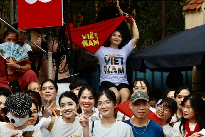 ក្រសួងសន្តិសុខសាធារណៈស្នើឱ្យដាក់ចំណាត់ថ្នាក់ពលរដ្ឋឌីជីថល៖ ឱកាស និងបញ្ហាប្រឈមថ្មីៗសម្រាប់សង្គម - រូបភាពទី ១។ Bộ Công an đề xuất xếp hạng công dân số: Cơ hội và thách thức mới cho xã hội - Ảnh 1.