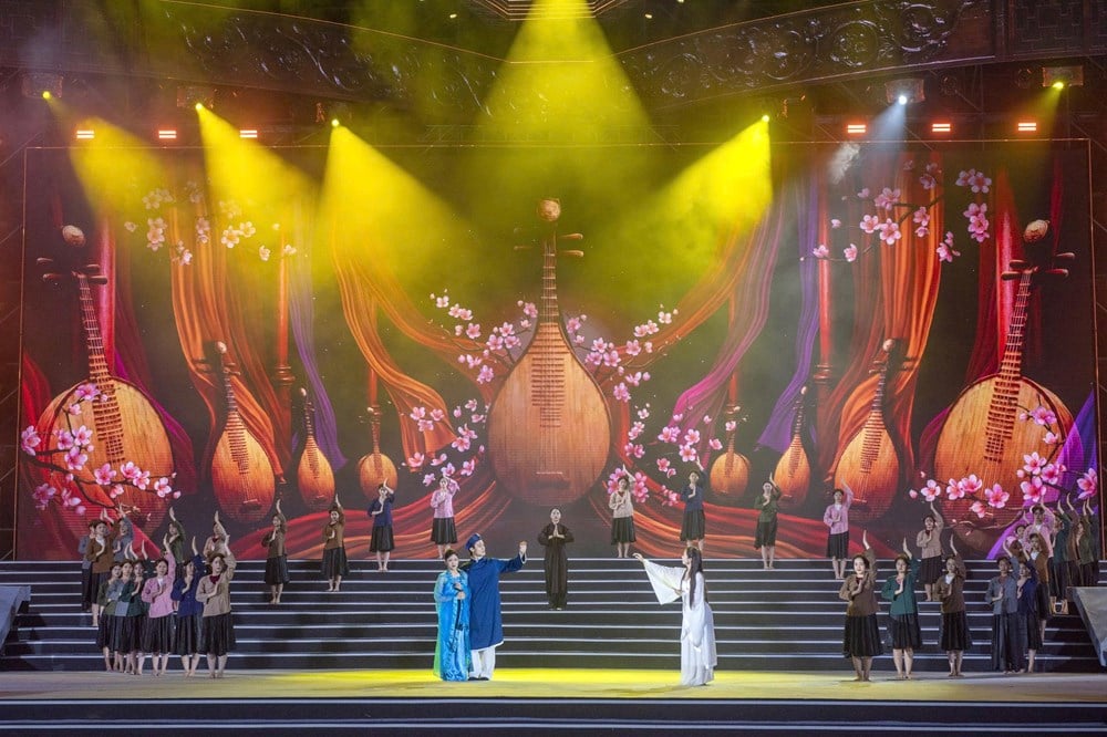 កវីដ៏អស្ចារ្យ ង្វៀន ឌូ - គុណធម៌នៃបេះដូងភ្លឺចែងចាំងជារៀងរហូត - រូបភាពទី ១០