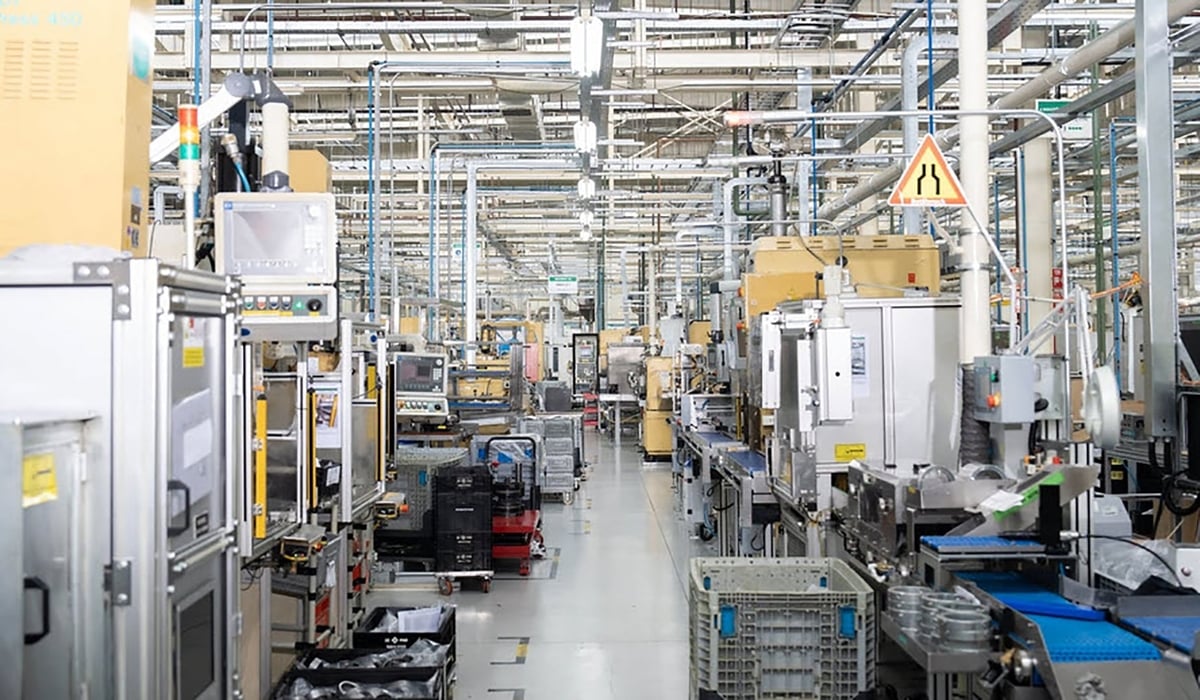 Schaeffler đã triển khai nhiều sáng kiến đột phá cho nhà máy sản xuất tại Việt Nam, giúp tiết kiệm điện năng khoảng 550 MWh/năm. Ảnh: Lê Bình.