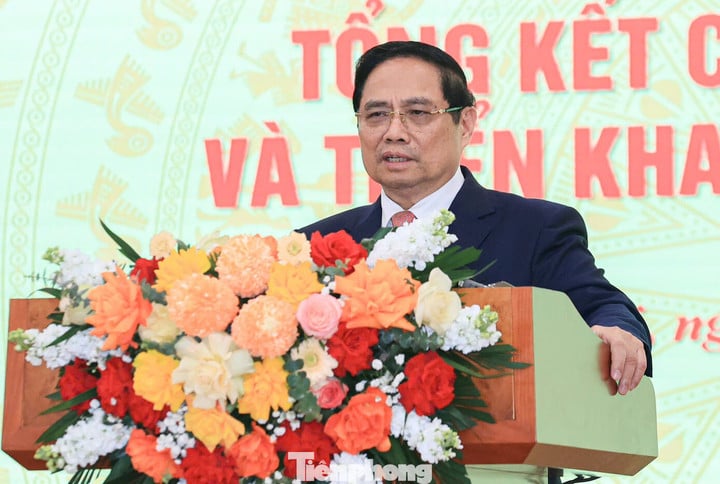 Premiér Pham Minh Chinh hovoří na konferenci. Foto: Loc Lien.