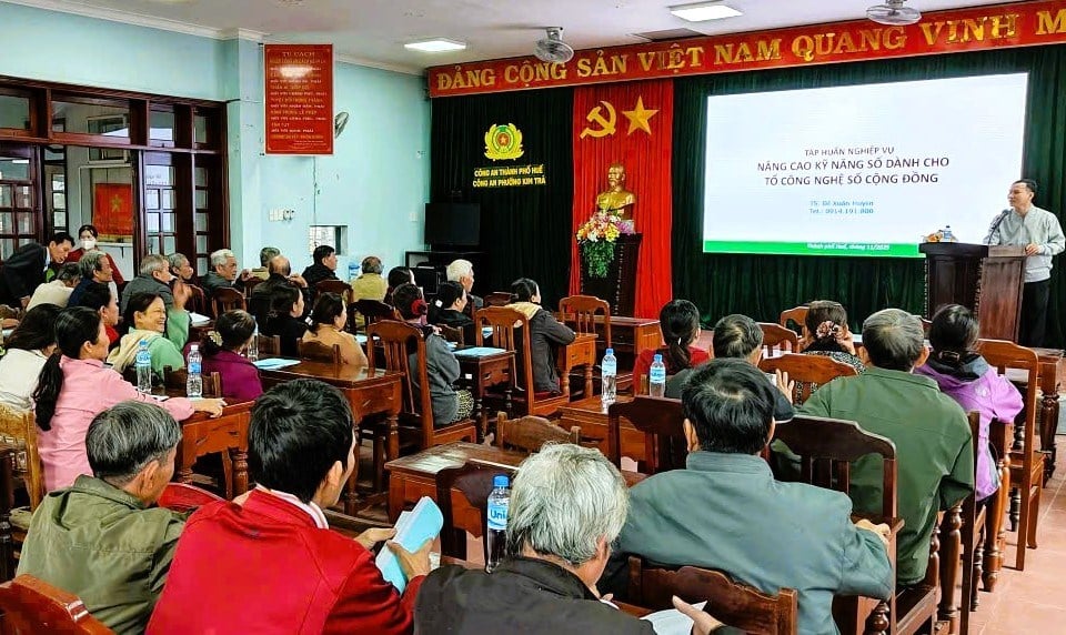ក្រុមបច្ចេកវិទ្យាឌីជីថលសហគមន៍លើកកម្ពស់ការកាត់បន្ថយភាពក្រីក្រនៃព័ត៌មាន - រូបថតទី 3