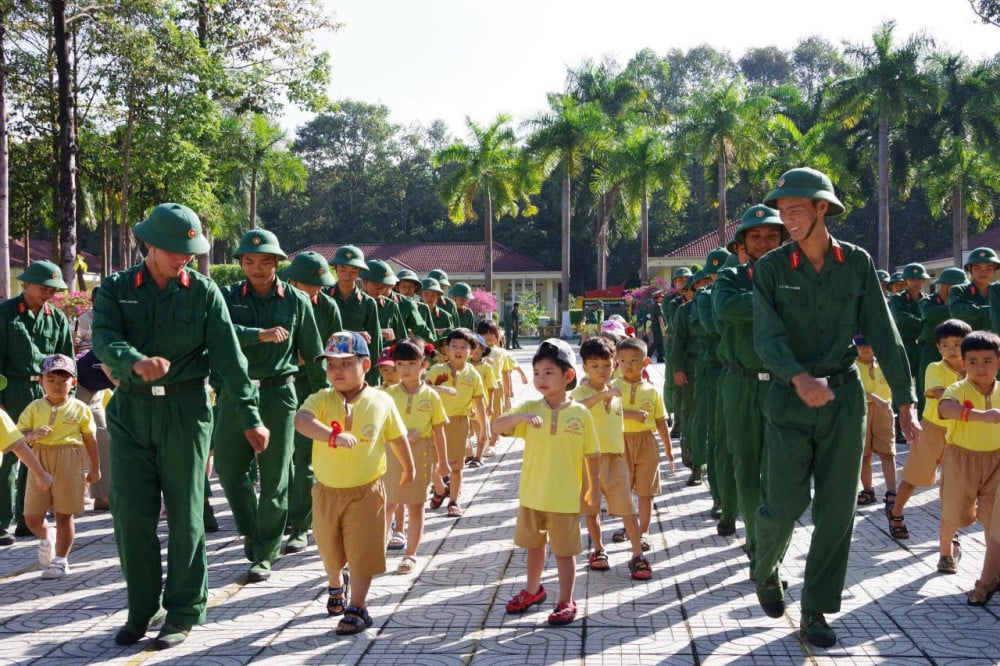 รักษาประเพณีและเสริมสร้างความสัมพันธ์ระหว่างทหารและประชาชนให้แน่นแฟ้นยิ่งขึ้น