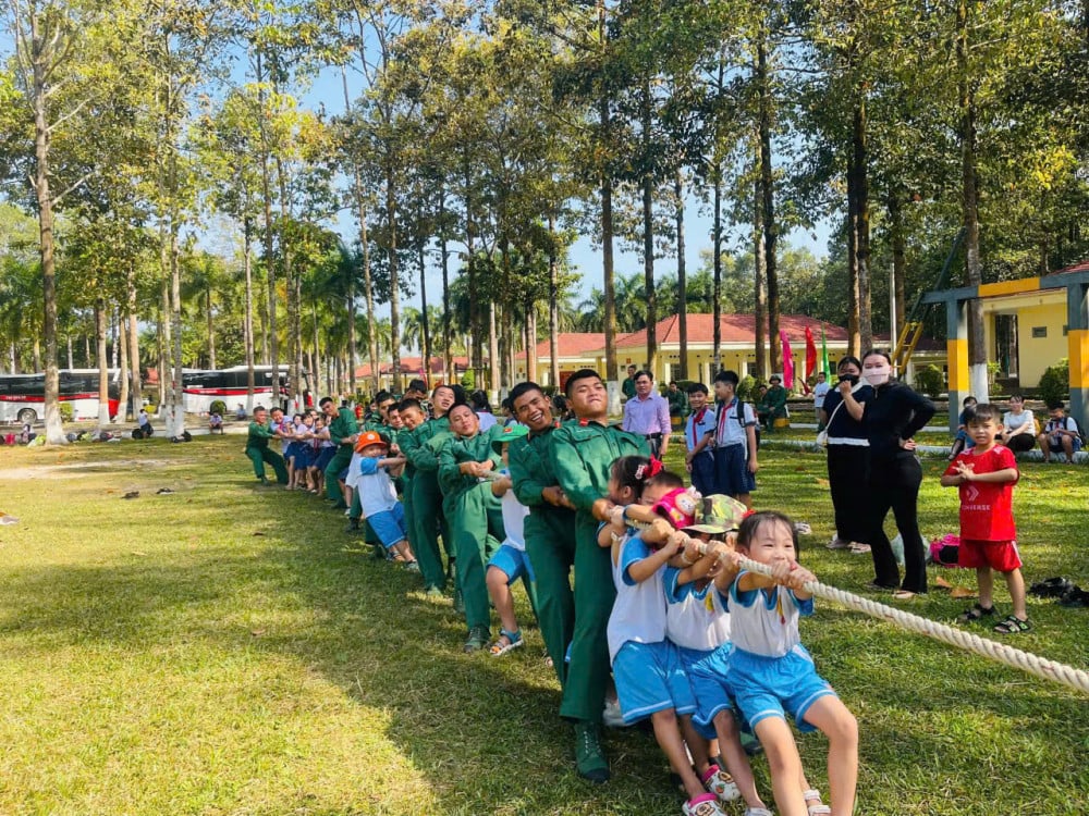 รักษาประเพณีและเสริมสร้างความสัมพันธ์ระหว่างทหารและประชาชนให้แน่นแฟ้นยิ่งขึ้น