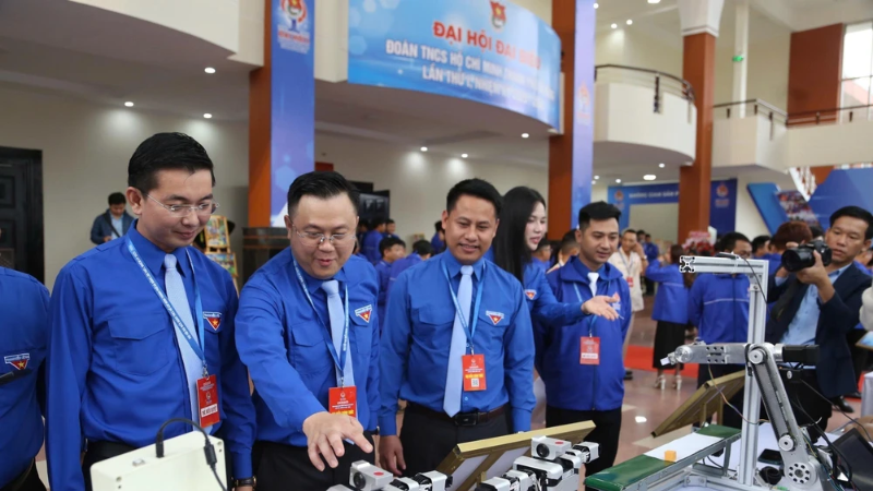 Hoạt động nghiên cứu khoa học tại Khu Công nghệ cao Thành phố Hồ Chí Minh.