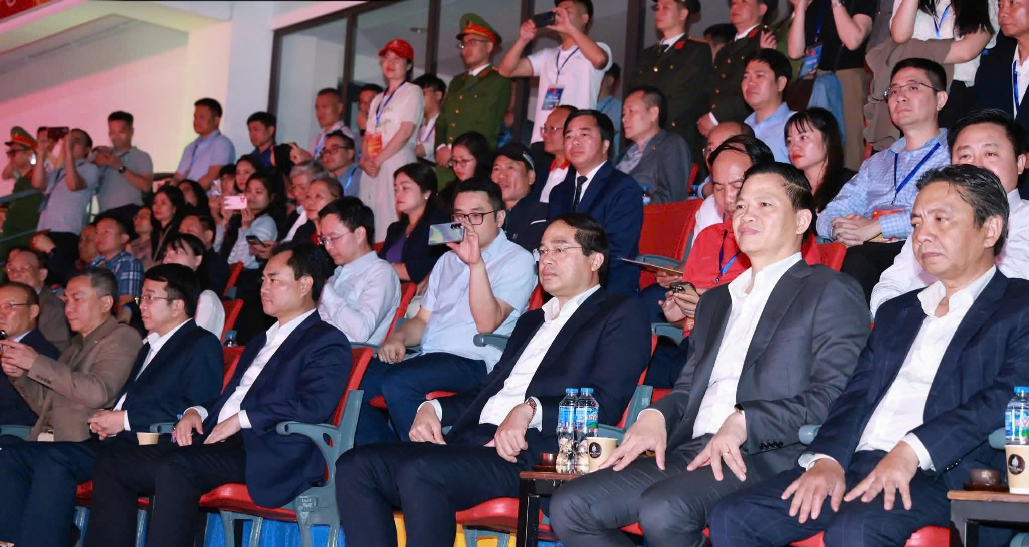 Thái Nguyên rực sáng trong đêm khai mạc Giải Tứ hùng 2025- Ảnh 2.