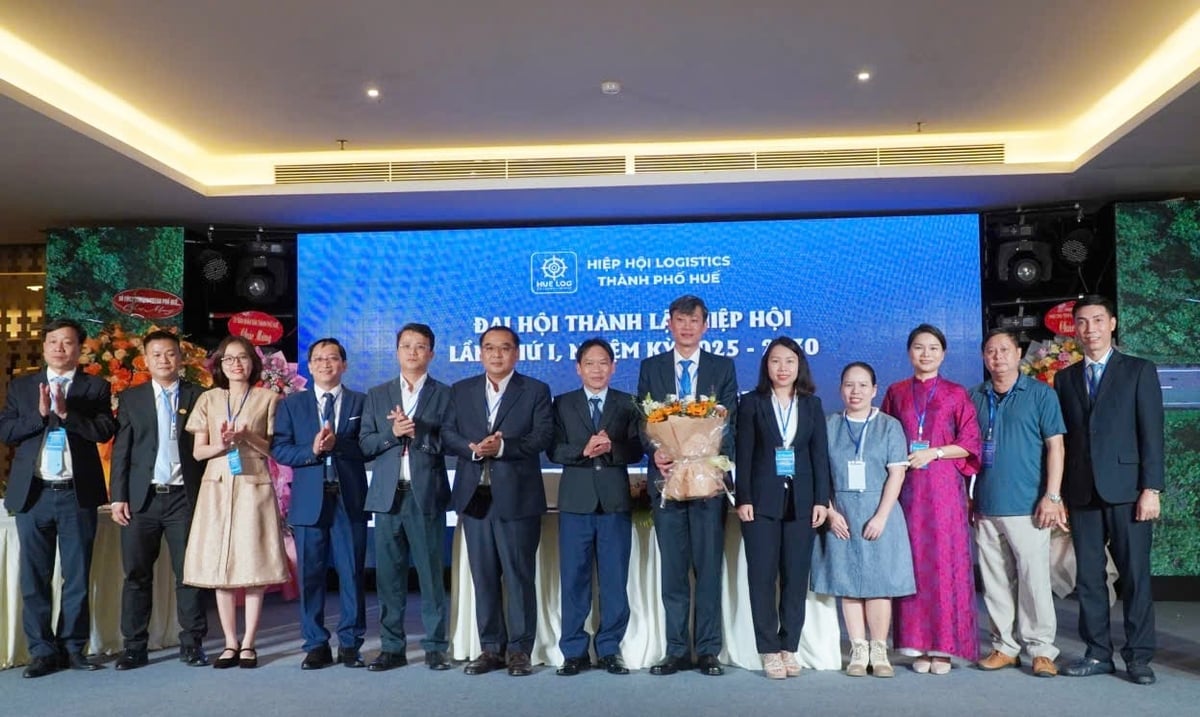 Hiệp hội Logistics TP Huế tổ chức Đại hội thành lập Hiệp hội lần thứ I, nhiệm kỳ 2025-2030, là diễn đàn trao đổi, hợp tác, nâng cao năng lực cạnh tranh, hướng tới trở thành trung tâm kết nối uy tín của cộng đồng logistic tại miền Trung. Ảnh: V.D.