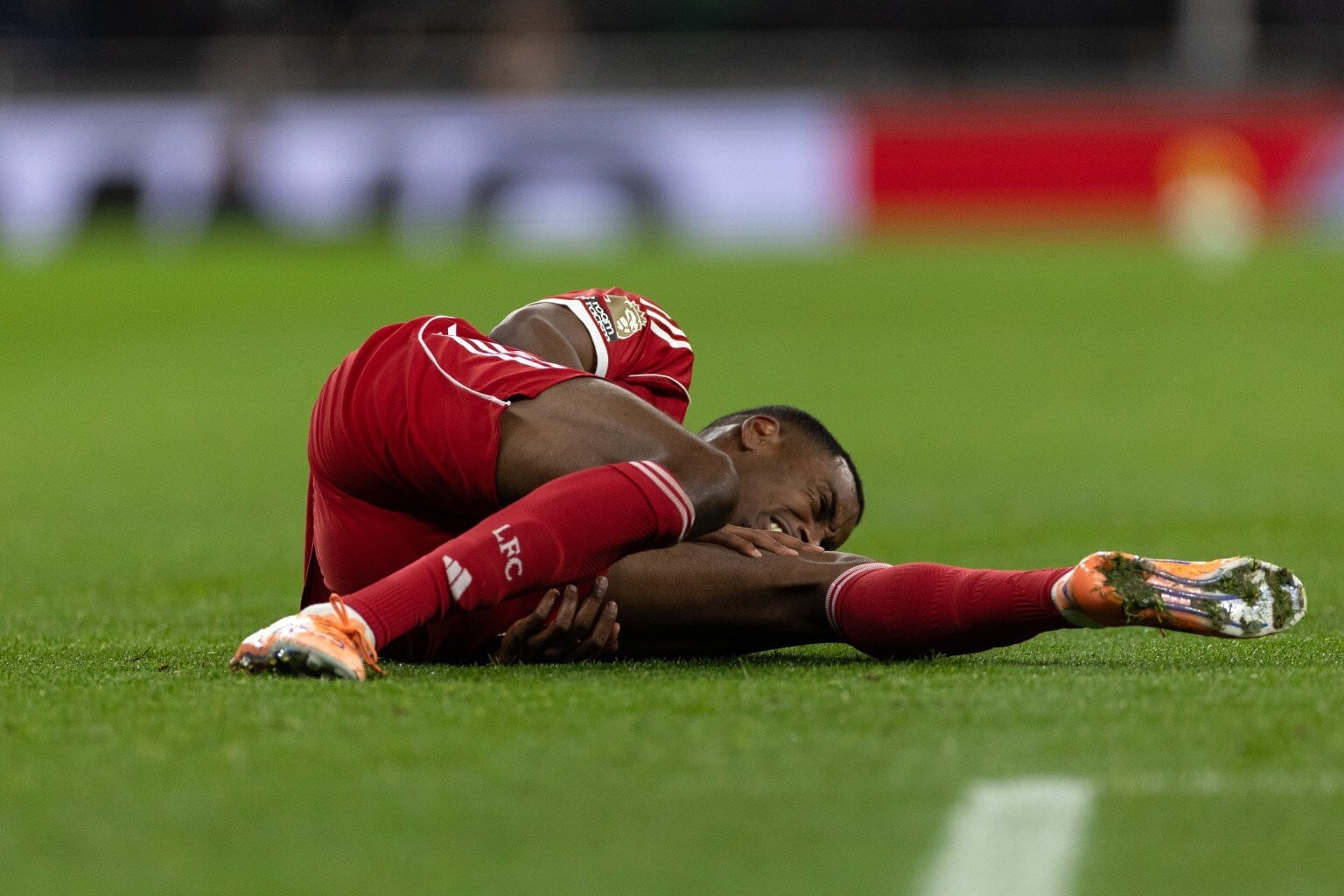 www_thesun_co_uk alexander isak liverpool goes injury 1047053339.jpg
