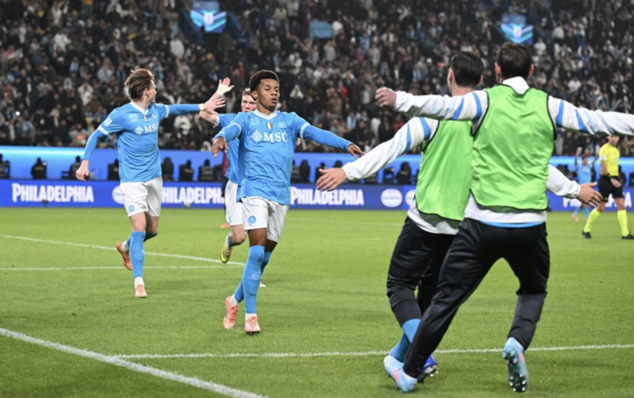 L'équipe composée de deux anciennes stars de Manchester United a remporté la Supercoupe d'Italie 2025 - Photo 2.